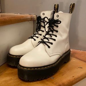 Dr. Martens Jadon Boot